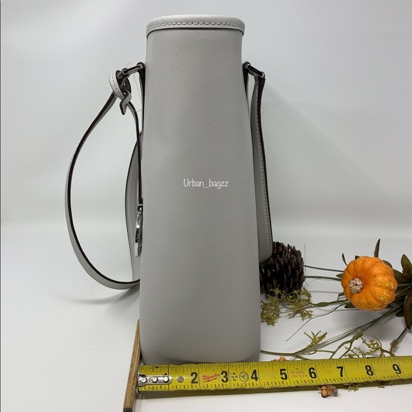 Michael Kors Sady Medium Tote - Picture 4 of 11